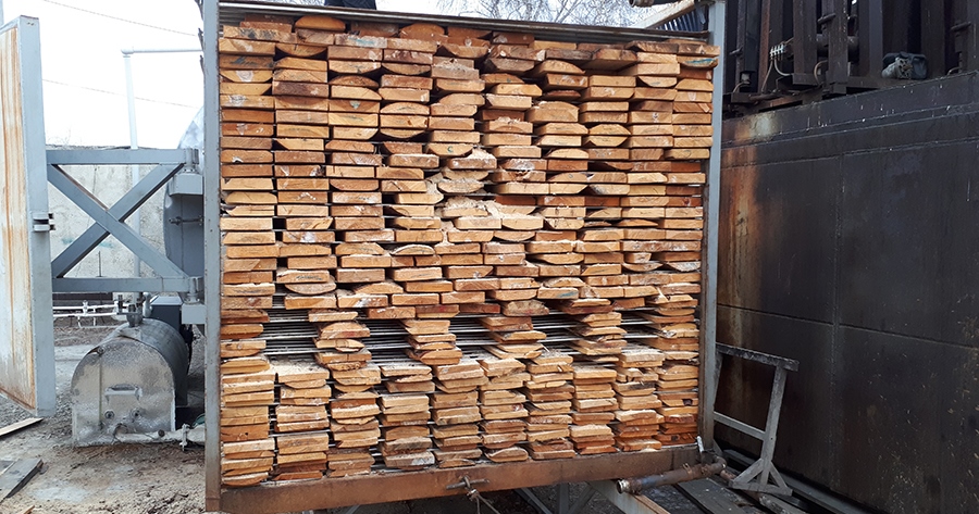 В NAUTILUS-VAC-D с объёмом единовременной загрузки до 20 куб. м. можно одновременно сушить заготовки разных сечений. Время сушки заготовок мягких пород древесины, до влажности 12-14% составляет 21 час.